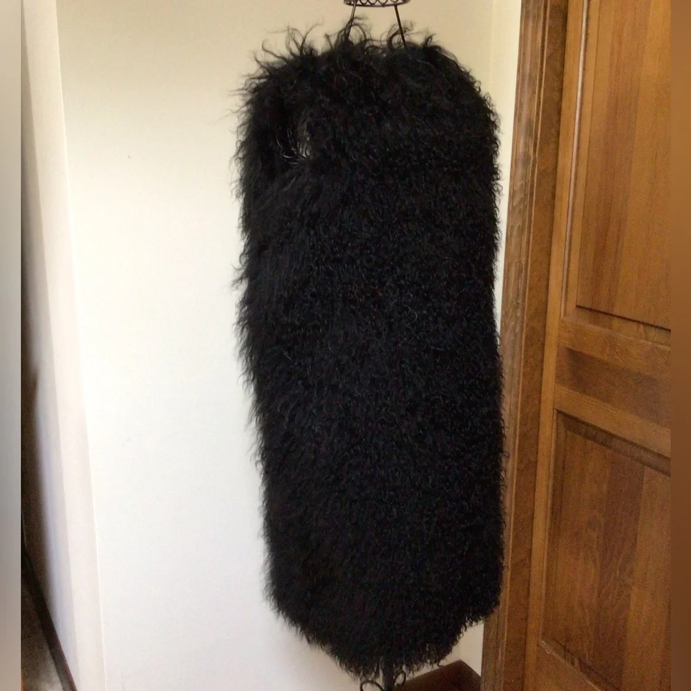 Browns of London black shearling vest, Mediun - Picture 4 of 10